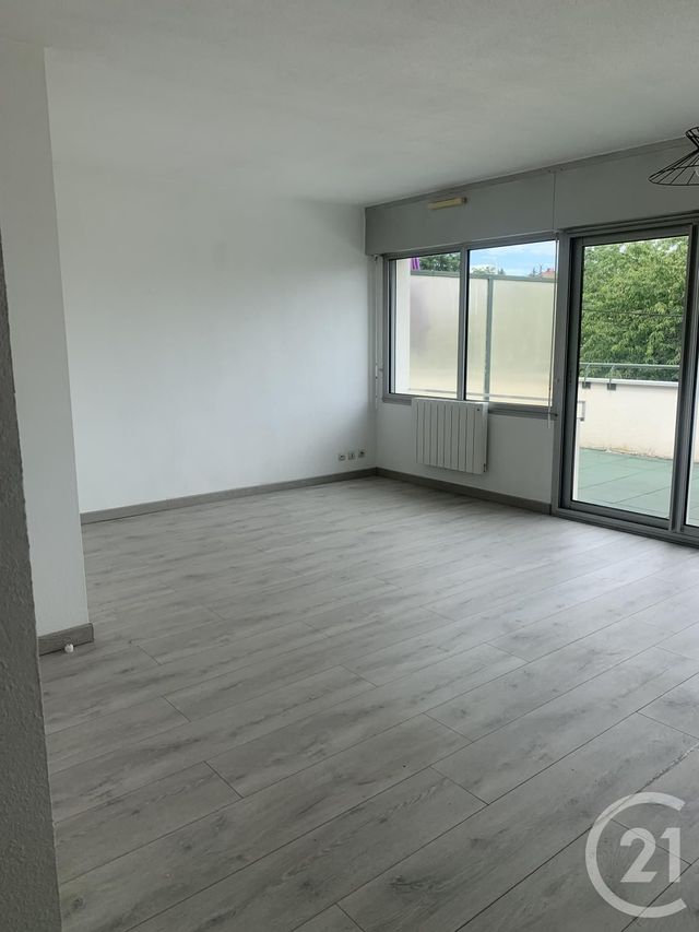 Afficher la photo en grand Appartement F1 à louer - 1 pièce - 34.96 m2 - BESANCON - 25 - FRANCHE-COMTE - Century 21 Chaprais Immobilier
