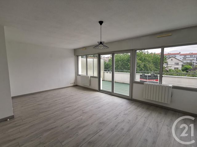 Afficher la photo en grand Appartement F1 à louer - 1 pièce - 34.96 m2 - BESANCON - 25 - FRANCHE-COMTE - Century 21 Chaprais Immobilier