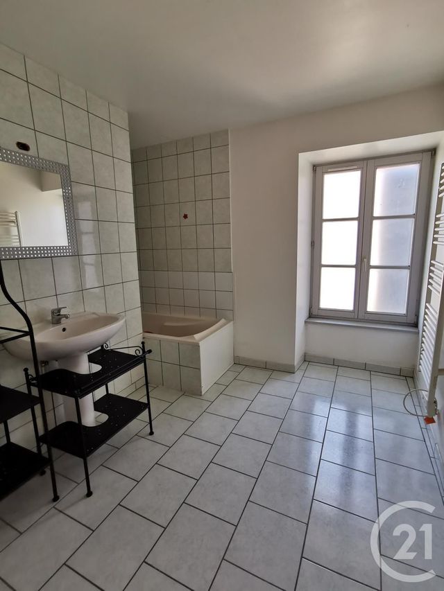 Afficher la photo en grand Appartement F3 à louer - 3 pièces - 104.09 m2 - ETUZ - 70 - FRANCHE-COMTE - Century 21 Chaprais Immobilier