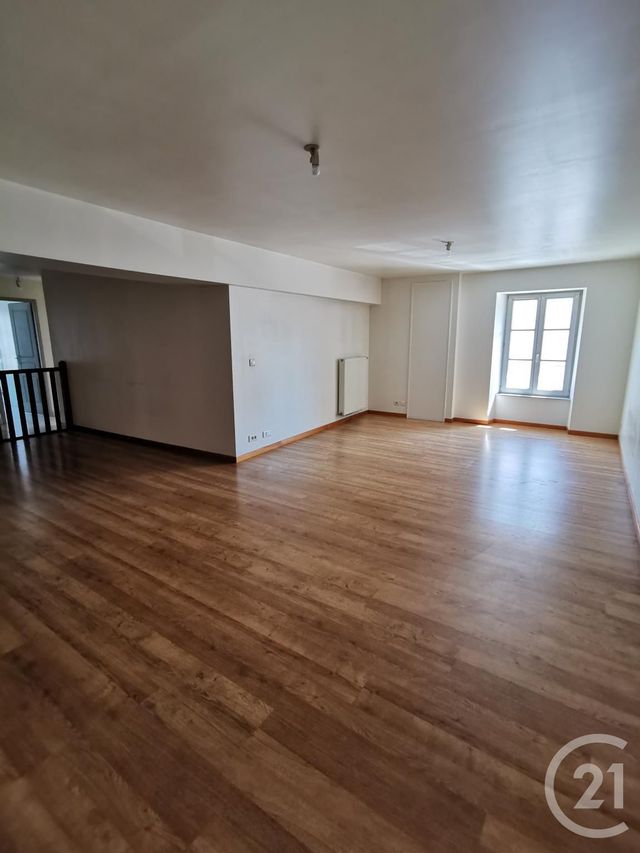Afficher la photo en grand Appartement F3 à louer - 3 pièces - 104.09 m2 - ETUZ - 70 - FRANCHE-COMTE - Century 21 Chaprais Immobilier