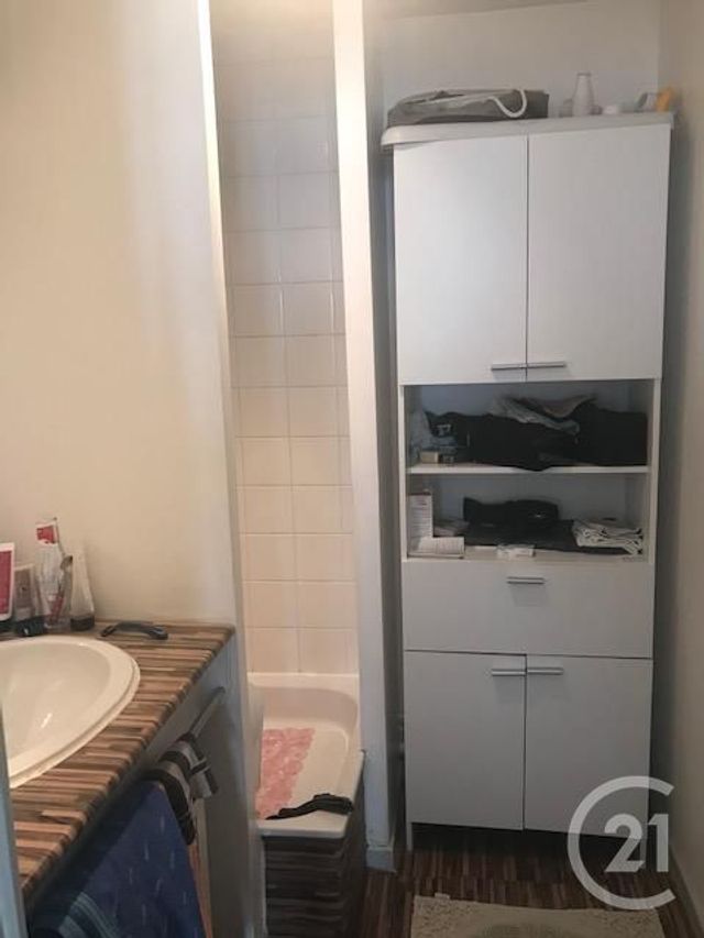 Appartement F2 à louer - 2 pièces - 48.65 m2 - BESANCON - 25 - FRANCHE-COMTE - Century 21 Chaprais Immobilier Appartement F2 à louer - 2 pièces - 48.65 m2 - BESANCON - 25 - FRANCHE-COMTE - Century 21 Chaprais Immobilier