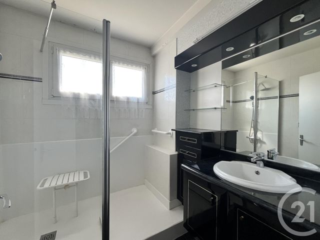 Appartement F5 à vendre - 5 pièces - 93.93 m2 - BESANCON - 25 - FRANCHE-COMTE - Century 21 Chaprais Immobilier