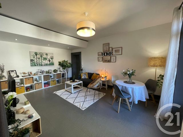 Afficher la photo en grand Appartement F2 à vendre - 2 pièces - 64.01 m2 - BESANCON - 25 - FRANCHE-COMTE - Century 21 Chaprais Immobilier