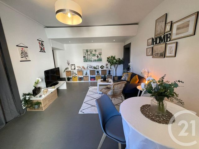 Afficher la photo en grand Appartement F2 à vendre - 2 pièces - 64.01 m2 - BESANCON - 25 - FRANCHE-COMTE - Century 21 Chaprais Immobilier