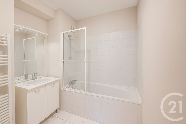 Appartement F3 à louer - 3 pièces - 65.52 m2 - BESANCON - 25 - FRANCHE-COMTE - Century 21 Chaprais Immobilier