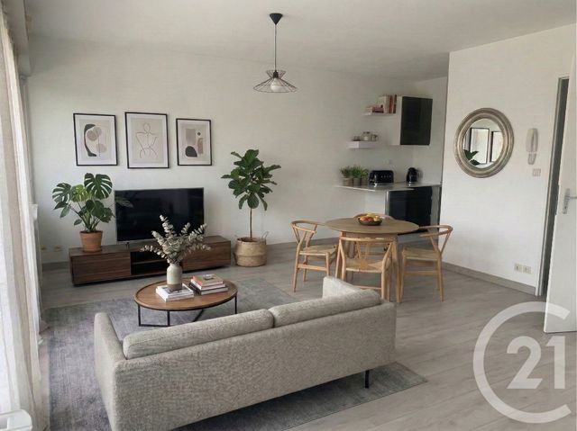 Appartement F1 à louer - 1 pièce - 34.96 m2 - BESANCON - 25 - FRANCHE-COMTE - Century 21 Chaprais Immobilier