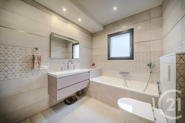 maison à vendre - 7 pièces - 242.0 m2 - ST VIT - 25 - FRANCHE-COMTE - Century 21 Chaprais Immobilier