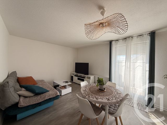 Appartement T2 à louer - 2 pièces - 72.51 m2 - LA VEZE - 25 - FRANCHE-COMTE - Century 21 Chaprais Immobilier