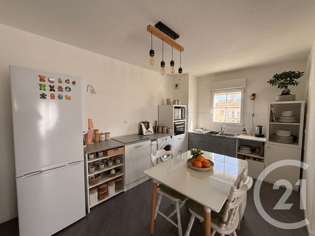 Appartement T2 à louer - 2 pièces - 72.51 m2 - LA VEZE - 25 - FRANCHE-COMTE - Century 21 Chaprais Immobilier