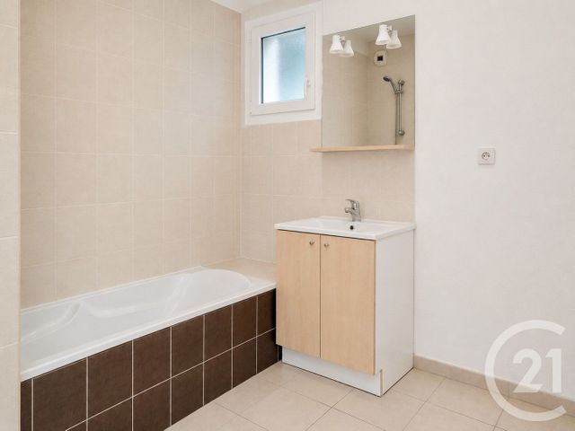 Appartement F3 à louer - 3 pièces - 74.71 m2 - BESANCON - 25 - FRANCHE-COMTE - Century 21 Chaprais Immobilier