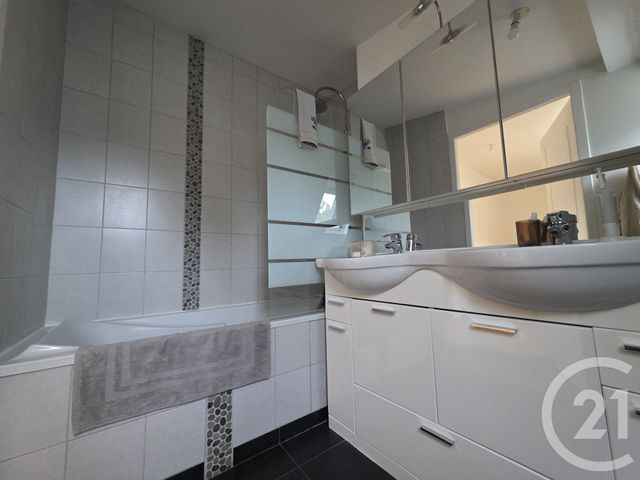 Appartement F3 duplex à louer - 3 pièces - 73.25 m2 - BESANCON - 25 - FRANCHE-COMTE - Century 21 Chaprais Immobilier