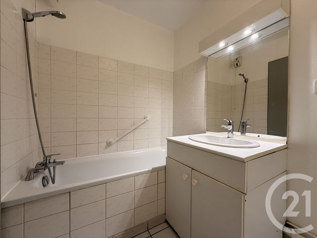 Appartement F4 à louer - 4 pièces - 81.05 m2 - BESANCON - 25 - FRANCHE-COMTE - Century 21 Chaprais Immobilier