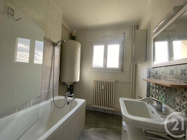 Appartement F3 à louer - 3 pièces - 72.59 m2 - BESANCON - 25 - FRANCHE-COMTE - Century 21 Chaprais Immobilier
