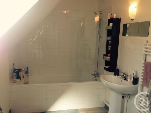 Appartement F2 à louer - 2 pièces - 53.02 m2 - BESANCON - 25 - FRANCHE-COMTE - Century 21 Chaprais Immobilier