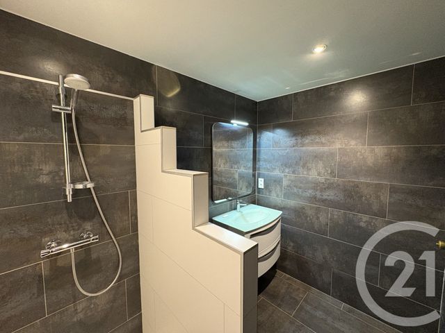 Appartement F3 à louer - 3 pièces - 77.04 m2 - BESANCON - 25 - FRANCHE-COMTE - Century 21 Chaprais Immobilier