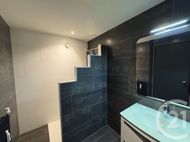 Appartement F3 à louer - 3 pièces - 77.04 m2 - BESANCON - 25 - FRANCHE-COMTE - Century 21 Chaprais Immobilier