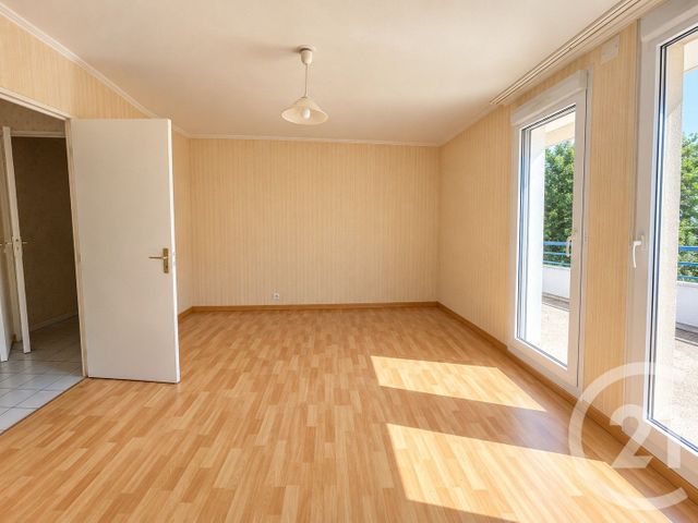Appartement T5 à vendre - 5 pièces - 121.89 m2 - BESANCON - 25 - FRANCHE-COMTE - Century 21 Chaprais Immobilier