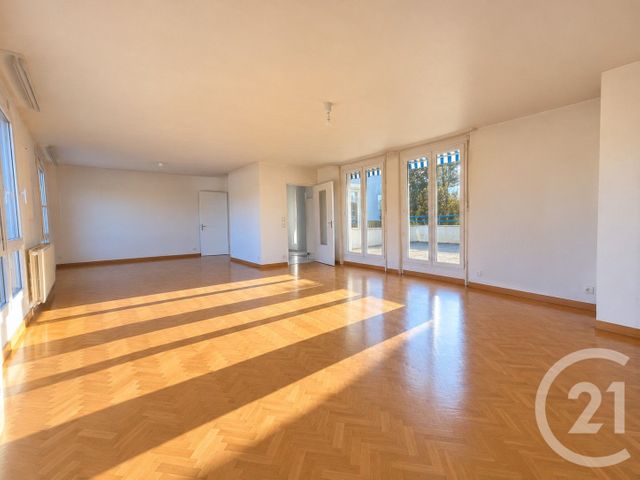 Appartement T5 à vendre - 5 pièces - 121.89 m2 - BESANCON - 25 - FRANCHE-COMTE - Century 21 Chaprais Immobilier