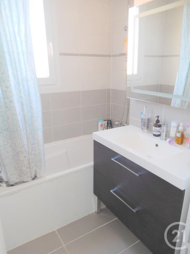 Appartement F4 à louer - 4 pièces - 66.39 m2 - BESANCON - 25 - FRANCHE-COMTE - Century 21 Chaprais Immobilier